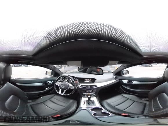 ✅ 2015 Mercedes-Benz C 250 • VIN: WDDGJ4HB3FG430958 • Lot: 81628345. Wystawiony na Copart z przebiegiem 100 226 mil. Bezpłatny archiwum sprzedaży aukcyjnych z USA i szczegółowy raport historii pojazdu na DreamBid. Zdjęcie 14.