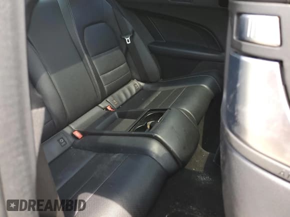 ✅ 2015 Mercedes-Benz C 250 • VIN: WDDGJ4HB4FG366249 • Лот: 59894625. Опубликован ранее на Copart с пробегом 92 439 миль. Бесплатный доступ к архиву аукционных продаж из США и подробный отчёт об истории автомобиля на DreamBid. Изображение 10.