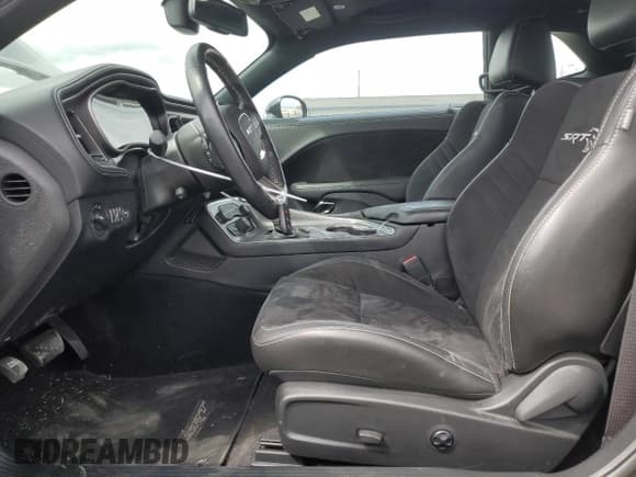 ✅ 2022 Dodge Challenger SRT Super Stock • VIN: 2C3CDZL95NH102448 • Lot: 61830855. Listed on Copart with 6,492 mi. Free auction sales archive from the USA and detailed vehicle history report at DreamBid. Image 7.