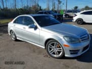 ✅ 2013 Mercedes-Benz C 300 Sport • VIN: WDDGF8AB2DG129176 • Lot: 41354986. Wystawiony na IAAI z przebiegiem 109 453 mil. Bezpłatny archiwum sprzedaży aukcyjnych z USA i szczegółowy raport historii pojazdu na DreamBid. Zdjęcie 1.