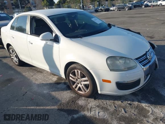 ✅ 2007 Volkswagen Jetta • VIN: 3VWGG71K47M076277 • Лот: 41356422. Опубликован ранее на IAAI с пробегом 176 821 миль. Бесплатный доступ к архиву аукционных продаж из США и подробный отчёт об истории автомобиля на DreamBid. Изображение 1.