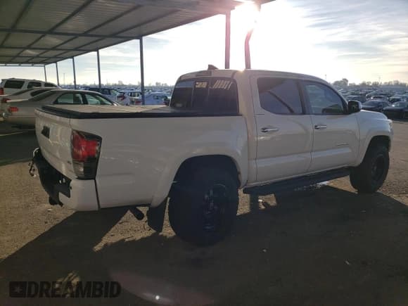 ✅ 2016 Toyota Tacoma Limited • VIN: 3TMEZ5CN2GM021682 • Lot: 87041494. Listed on Copart with 55,962 mi. Free auction sales archive from the USA and detailed vehicle history report at DreamBid. Image 3.