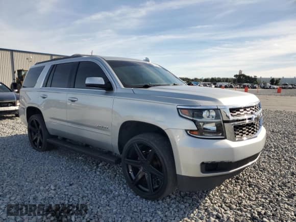 ✅ 2018 Chevrolet Tahoe LS • VIN: 1GNSCAKC5JR154611 • Lot: 92096535. Wystawiony na Copart z przebiegiem 143 398 mil. Bezpłatny archiwum sprzedaży aukcyjnych z USA i szczegółowy raport historii pojazdu na DreamBid. Zdjęcie 4.