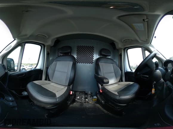 ✅ 2019 Ram ProMaster Cargo • VIN: 3C6TRVBG0KE545434 • Lot: 43139145. Wystawiony na IAAI z przebiegiem 196 395 mil. Bezpłatny archiwum sprzedaży aukcyjnych z USA i szczegółowy raport historii pojazdu na DreamBid. Zdjęcie 18.