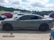 ✅ 2018 Dodge Charger R/T Scat Pack • VIN: 2C3CDXGJ5JH193420 • Lot: 43043636. Wystawiony na IAAI z przebiegiem 75 284 mil. Bezpłatny archiwum sprzedaży aukcyjnych z USA i szczegółowy raport historii pojazdu na DreamBid. Zdjęcie 15.
