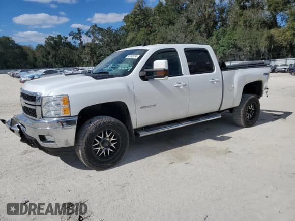 ✅ 2013 Chevrolet Silverado 2500HD LTZ • VIN: 1GC1KYCG1DF187306 • Lot: 81920074. Listed on Copart with 99,512 mi. Free auction sales archive from the USA and detailed vehicle history report at DreamBid. Image 1.