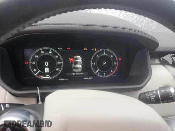 ✅ 2018 Land Rover Discovery HSE Luxury • VIN: SALRT2RK6JA062392 • Lot: 43828955. Listed on Copart with 145,944 mi. Free auction sales archive from the USA and detailed vehicle history report at DreamBid. Image 9.