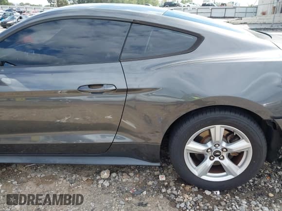 ✅ 2015 Ford Mustang V6 • VIN: 1FA6P8AM8F5395603 • Lot: 43297736. Listed on IAAI with 127,921 mi. Free auction sales archive from the USA and detailed vehicle history report at DreamBid. Image 17.