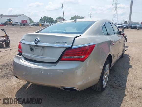 ✅ 2014 Buick LaCrosse Leather • VIN: 1G4GB5G30EF204142 • Лот: 42870497. Опубликован ранее на IAAI с пробегом 82 717 миль. Бесплатный доступ к архиву аукционных продаж из США и подробный отчёт об истории автомобиля на DreamBid. Изображение 4.