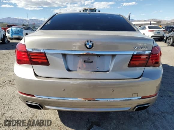 ✅ 2014 BMW 7 Series 740i • VIN: WBAYA6C58ED826697 • Lot: 57130385. Wystawiony na Copart z przebiegiem 50 107 mil. Bezpłatny archiwum sprzedaży aukcyjnych z USA i szczegółowy raport historii pojazdu na DreamBid. Zdjęcie 6.