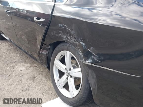 ✅ 2015 Volkswagen Passat S • VIN: 1VWAS7A39FC079852 • Lot: 43797631. Listed on IAAI with 118,596 mi. Free auction sales archive from the USA and detailed vehicle history report at DreamBid. Image 6.