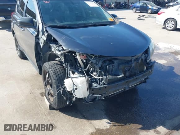 ✅ 2014 Toyota RAV4 LE • VIN: JTMZFREV8EJ002465 • Lot: 43639247. Wystawiony na IAAI z przebiegiem 137 363 mil. Bezpłatny archiwum sprzedaży aukcyjnych z USA i szczegółowy raport historii pojazdu na DreamBid. Zdjęcie 6.