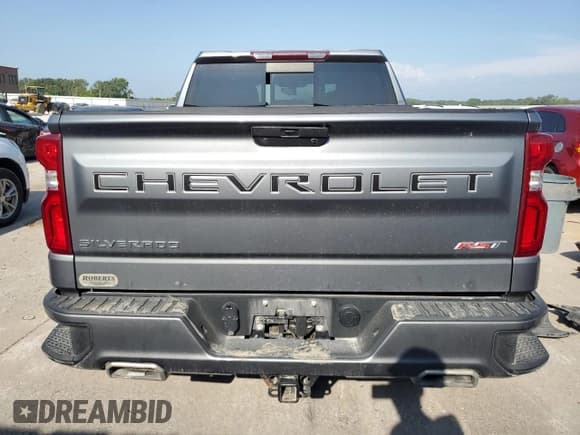 ✅ 2021 Chevrolet Silverado 1500 RST • VIN: 3GCUYEED5MG120123 • Lot: 68469415. Wystawiony na Copart z przebiegiem Nie podano. Bezpłatny archiwum sprzedaży aukcyjnych z USA i szczegółowy raport historii pojazdu na DreamBid. Zdjęcie 6.