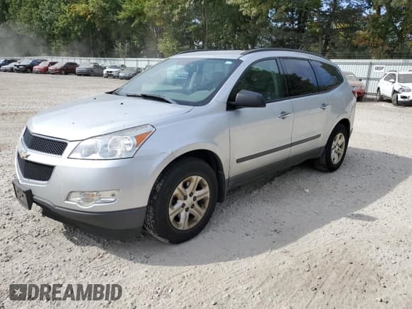 ✅ 2012 Chevrolet Traverse LS • VIN: 1GNKVFED1CJ139021 • Lot: 74534904. Wystawiony na Copart z przebiegiem 159 808 mil. Bezpłatny archiwum sprzedaży aukcyjnych z USA i szczegółowy raport historii pojazdu na DreamBid. Zdjęcie 1.
