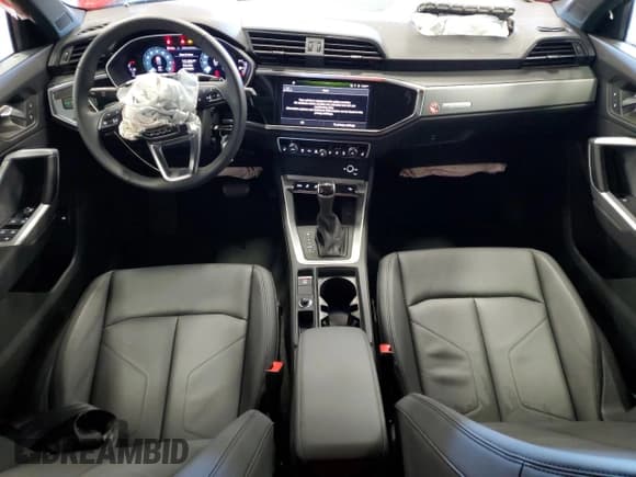 ✅ 2025 Audi Q3 S line Premium • VIN: WA1DECF3XS1061787 • Lot: 70064975. Listed on Copart with 8,717 mi. Free auction sales archive from the USA and detailed vehicle history report at DreamBid. Image 8.