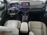 ✅ 2023 Hyundai Kona SEL • VIN: KM8K62AB4PU980351 • Лот: 69726065. Опубликован ранее на Copart с пробегом 48 166 миль. Бесплатный доступ к архиву аукционных продаж из США и подробный отчёт об истории автомобиля на DreamBid. Изображение 8.