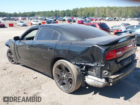 ✅ 2013 Dodge Charger SXT • VIN: 2C3CDXHG8DH603389 • Лот: 43360101. Опубликован ранее на IAAI с пробегом 130 838 миль. Бесплатный доступ к архиву аукционных продаж из США и подробный отчёт об истории автомобиля на DreamBid. Изображение 3.