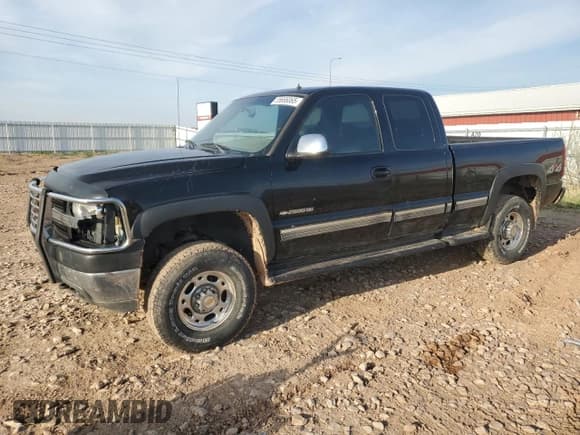 ✅ 2001 Chevrolet Silverado 2500HD LS • VIN: 1GCHK29U21E270835 • Lot: 55666065. Wystawiony na Copart z przebiegiem 128 047 mil. Bezpłatny archiwum sprzedaży aukcyjnych z USA i szczegółowy raport historii pojazdu na DreamBid. Zdjęcie 1.