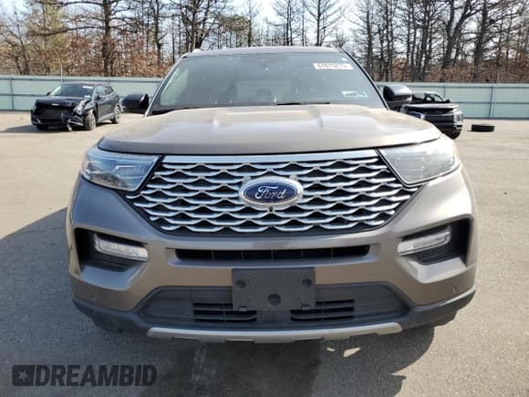 ✅ 2021 Ford Explorer Platinum • VIN: 1FM5K8HC8MGA32202 • Lot: 47875275. Listed on Copart with 62,640 mi. Free auction sales archive from the USA and detailed vehicle history report at DreamBid. Image 5.