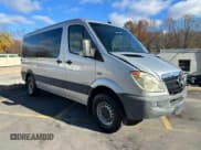 ✅ 2008 Dodge Sprinter • VIN: WDWPE745185259140 • Lot: 93265625. Listed on Copart with 61,778 mi. Free auction sales archive from the USA and detailed vehicle history report at DreamBid. Image 4.