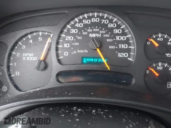 ✅ 2005 Chevrolet Silverado 2500HD LS • VIN: 1GCHK23U35F848305 • Lot: 41555553. Wystawiony na IAAI z przebiegiem 162 899 mil. Bezpłatny archiwum sprzedaży aukcyjnych z USA i szczegółowy raport historii pojazdu na DreamBid. Zdjęcie 7.