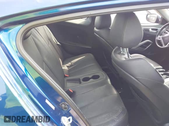 2015 Hyundai Veloster Turbo R-Spec z VIN KMHTC6AE1FU241628, wystawiony jako IAAI lot #42013008 z przebiegiem 110 357 mil mil oraz . Historia ofert i sprzedaży dostępna na DreamBid. Obrazek 8.