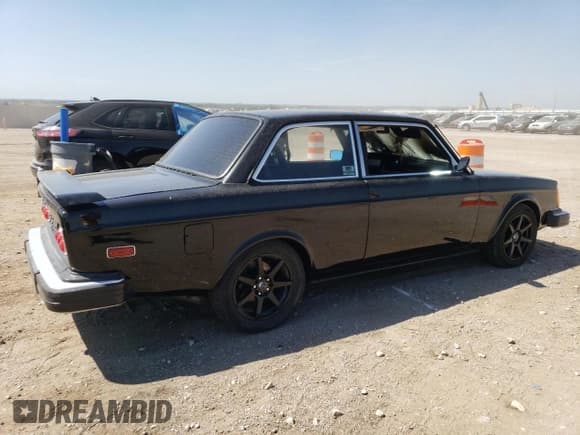 ✅ 1975 Volvo 200 • VIN: VC24215B1052320 • Лот: 69096274. Опубликован ранее на Copart с пробегом 87 535 миль. Бесплатный доступ к архиву аукционных продаж из США и подробный отчёт об истории автомобиля на DreamBid. Изображение 3.