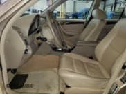 ✅ 2000 Mercedes-Benz C 230/260/280/320 • VIN: WDBHA29G9YA806709 • Lot: 64520855. Wystawiony na Copart z przebiegiem 78 480 mil. Bezpłatny archiwum sprzedaży aukcyjnych z USA i szczegółowy raport historii pojazdu na DreamBid. Zdjęcie 7.