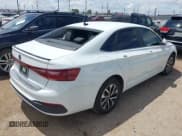 ✅ 2025 Volkswagen Jetta S • VIN: 3VW5X7BU2SM037378 • Лот: 42595246. Опубликован ранее на IAAI с пробегом 3 652 миль. Бесплатный доступ к архиву аукционных продаж из США и подробный отчёт об истории автомобиля на DreamBid. Изображение 4.