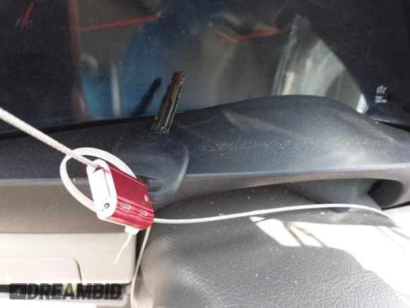 ✅ 2011 Toyota Camry LE • VIN: 4T4BF3EK1BR215385 • Lot: 42973189. Wystawiony na IAAI z przebiegiem 168 618 mil. Bezpłatny archiwum sprzedaży aukcyjnych z USA i szczegółowy raport historii pojazdu na DreamBid. Zdjęcie 11.