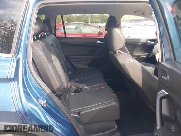 ✅ 2020 Volkswagen Tiguan SE • VIN: 3VV2B7AX2LM156048 • Лот: 43400588. Опубликован ранее на IAAI с пробегом 46 365 миль. Бесплатный доступ к архиву аукционных продаж из США и подробный отчёт об истории автомобиля на DreamBid. Изображение 8.