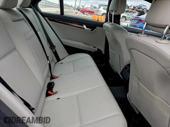 ✅ 2012 Mercedes-Benz C 250 Sport • VIN: WDDGF4HB5CA623077 • Lot: 94695945. Wystawiony na Copart z przebiegiem 172 457 mil. Bezpłatny archiwum sprzedaży aukcyjnych z USA i szczegółowy raport historii pojazdu na DreamBid. Zdjęcie 10.