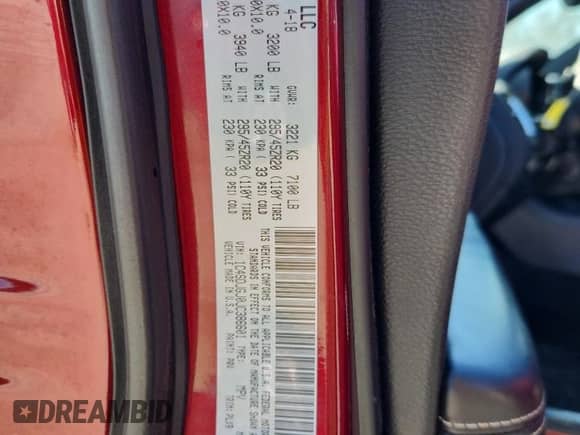 2018 Dodge Durango SRT z VIN 1C4SDJGJ0JC386601, wystawiony jako Copart lot #69832315 z przebiegiem 148 804 mil mil oraz Czysty tytuł • Clean title. Historia ofert i sprzedaży dostępna na DreamBid. Obrazek 14.