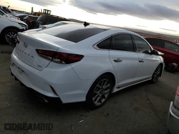 ✅ 2019 Hyundai Sonata Limited • VIN: 5NPE34ABXKH770331 • Лот: 69695332. Опубликован ранее на Copart с пробегом 30 704 миль. Бесплатный доступ к архиву аукционных продаж из США и подробный отчёт об истории автомобиля на DreamBid. Изображение 3.