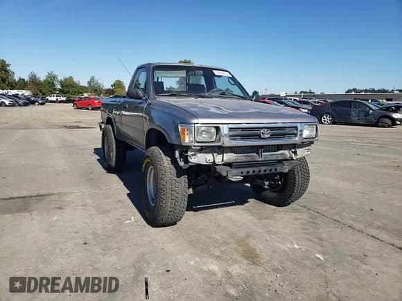 ✅ 1995 Toyota Pickup DX • VIN: 4TARN01P7SZ325940 • Lot: 72564894. Wystawiony na Copart z przebiegiem 215 120 mil. Bezpłatny archiwum sprzedaży aukcyjnych z USA i szczegółowy raport historii pojazdu na DreamBid. Zdjęcie 10.