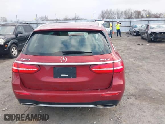 ✅ 2019 Mercedes-Benz E 450 • VIN: WDDZH6JB7KA654077 • Lot: 41511592. Listed on IAAI with 72,870 mi. Free auction sales archive from the USA and detailed vehicle history report at DreamBid. Image 16.