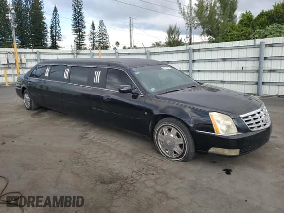 ✅ 2006 Cadillac DTS Professional • VIN: 1GEEH96Y26U550387 • Lot: 93715855. Wystawiony na Copart z przebiegiem 225 570 mil. Bezpłatny archiwum sprzedaży aukcyjnych z USA i szczegółowy raport historii pojazdu na DreamBid. Zdjęcie 4.