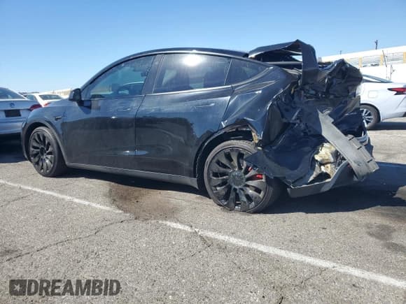 ✅ 2022 Tesla Model Y Performance • VIN: 7SAYGDEF7NF351535 • Lot: 82215665. Listed on Copart with 45,725 mi. Free auction sales archive from the USA and detailed vehicle history report at DreamBid. Image 2.