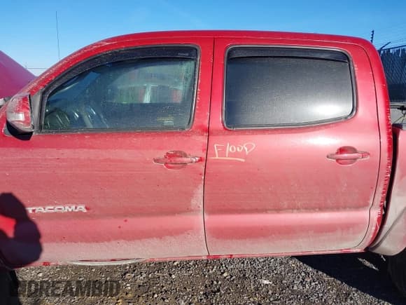 ✅ 2015 Toyota Tacoma • VIN: 3TMLU4ENXFM193955 • Lot: 41634323. Listed on IAAI with 103,480 mi. Free auction sales archive from the USA and detailed vehicle history report at DreamBid. Image 6.