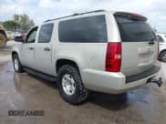 ✅ 2009 Chevrolet Suburban LS • VIN: 1GNFC16069R191034 • Lot: 41583684. Listed on IAAI with 195,900 mi. Free auction sales archive from the USA and detailed vehicle history report at DreamBid. Image 3.