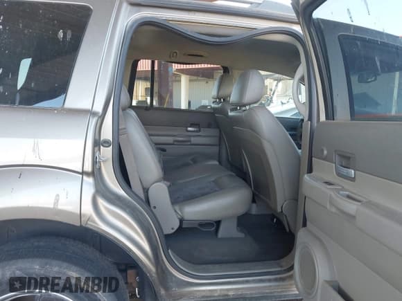 ✅ 2007 Dodge Durango • VIN: 1D8HD58P47F543981 • Лот: 43576464. Опубликован ранее на IAAI с пробегом 223 652 миль. Бесплатный доступ к архиву аукционных продаж из США и подробный отчёт об истории автомобиля на DreamBid. Изображение 8.