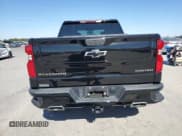 ✅ 2021 Chevrolet Silverado 1500 Custom Trail Boss • VIN: 3GCPYCEL2MG351621 • Lot: 62600554. Wystawiony na Copart z przebiegiem 39 388 mil. Bezpłatny archiwum sprzedaży aukcyjnych z USA i szczegółowy raport historii pojazdu na DreamBid. Zdjęcie 6.