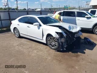 ✅ 2013 Lexus LS 460 • VIN: JTHBL5EF5D5124038 • Lot: 40197929. Wystawiony na IAAI z przebiegiem 232 697 mil. Bezpłatny archiwum sprzedaży aukcyjnych z USA i szczegółowy raport historii pojazdu na DreamBid. Zdjęcie 1.