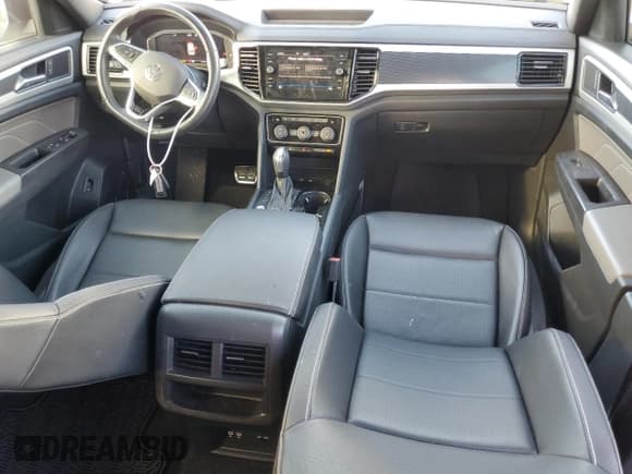 ✅ 2023 Volkswagen Atlas SEL • VIN: 1V2SE2CA4PC210229 • Лот: 46238235. Опубликован ранее на Copart с пробегом 23 263 миль. Бесплатный доступ к архиву аукционных продаж из США и подробный отчёт об истории автомобиля на DreamBid. Изображение 8.