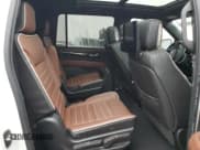 ✅ 2023 GMC Yukon XL Denali Ultimate • VIN: 1GKS2KKT1PR445363 • Lot: 60907785. Wystawiony na Copart z przebiegiem 36 496 mil. Bezpłatny archiwum sprzedaży aukcyjnych z USA i szczegółowy raport historii pojazdu na DreamBid. Zdjęcie 11.