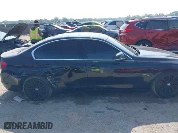✅ 2014 BMW 3 Series 328i xDrive • VIN: WBA3B3C51EF544847 • Lot: 42335187. Listed on IAAI with 90,276 mi. Free auction sales archive from the USA and detailed vehicle history report at DreamBid. Image 13.