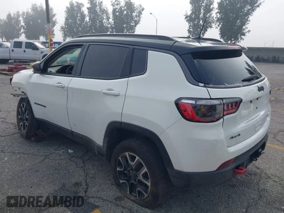 ✅ 2021 Jeep Compass Trailhawk • VIN: 3C4NJDDB4MT566421 • Lot: 43594064. Wystawiony na IAAI z przebiegiem 116 946 mil. Bezpłatny archiwum sprzedaży aukcyjnych z USA i szczegółowy raport historii pojazdu na DreamBid. Zdjęcie 3.