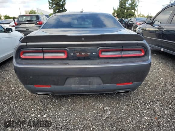 ✅ 2018 Dodge Challenger SXT Plus • VIN: 2C3CDZAG8JH311663 • Lot: 48885693. Wystawiony na Copart z przebiegiem 40 608 mil. Bezpłatny archiwum sprzedaży aukcyjnych z USA i szczegółowy raport historii pojazdu na DreamBid. Zdjęcie 6.