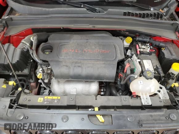 ✅ 2017 Jeep Renegade Altitude • VIN: ZACCJABB5HPF60262 • Lot: 84884415. Listed on Copart with 25,156 mi. Free auction sales archive from the USA and detailed vehicle history report at DreamBid. Image 12.