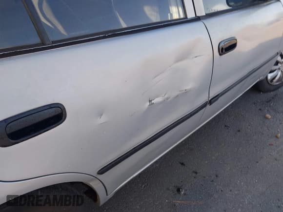 ✅ 2000 Toyota Corolla VE • VIN: 1NXBR12E9YZ367282 • Lot: 43682783. Listed on IAAI with 245,007 mi. Free auction sales archive from the USA and detailed vehicle history report at DreamBid. Image 6.